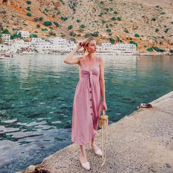 Francesca's Collections Dresses & Skirts - Francescas Gemma Pink Polka Dot Midi Dress